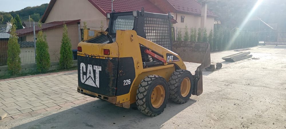 Miniincarcator Caterpillar 226 2600kg