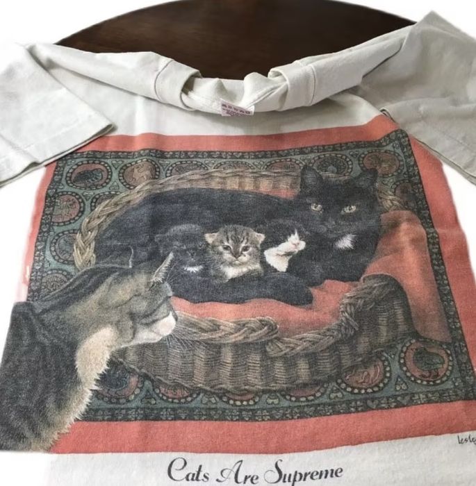 Продам футболку Supreme