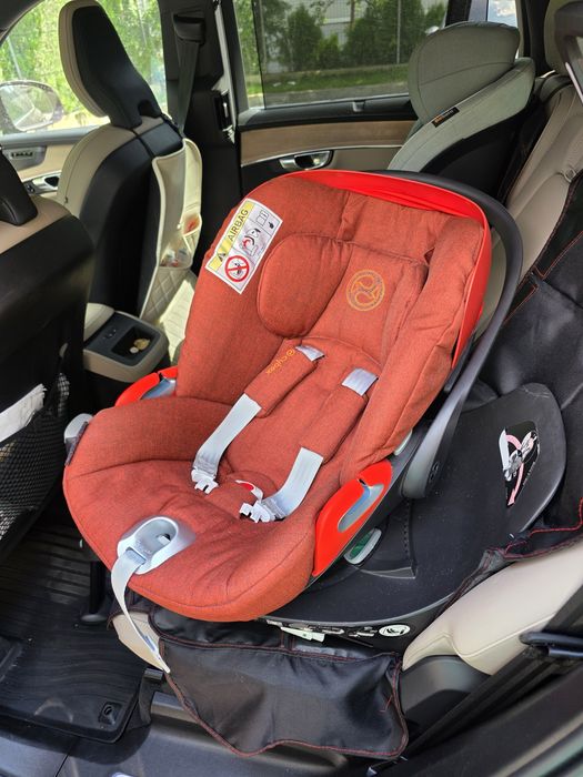 Vand Scoica + baza isofix Cybex Cloud Z i-size