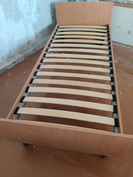 Продам кровать односпальную