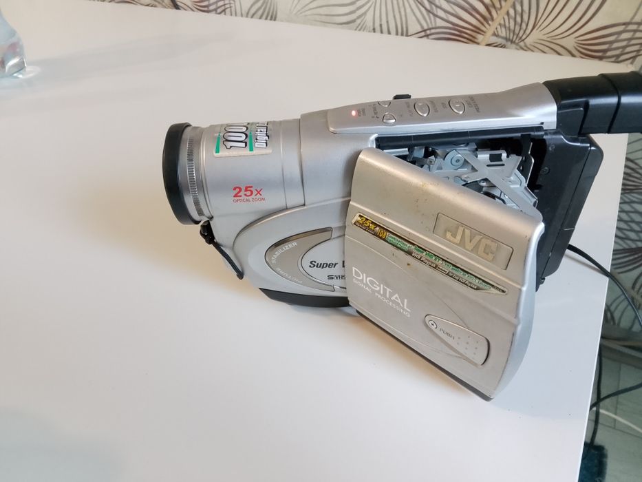 Продам видеокамеру