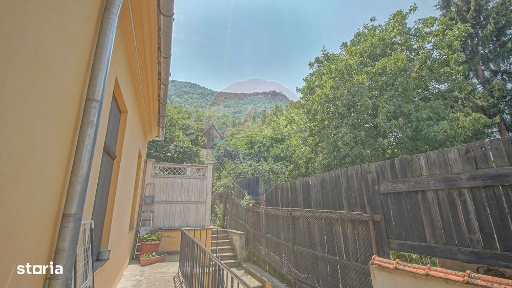 3 camere în Centrul Istoric: 90 mp, curte privată și vedere spre Tampa