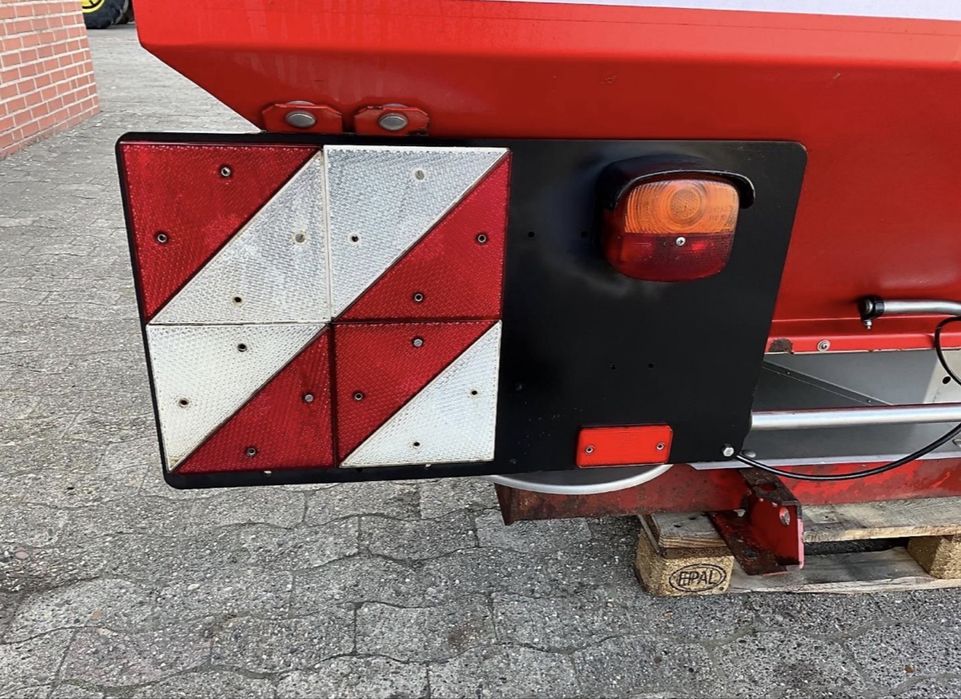 Masina imprastiat imgrasaminte RAUCH  ALPHA