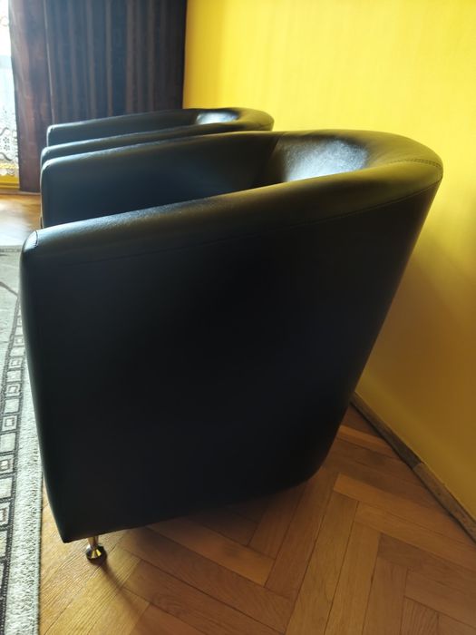 Vând set 2 fotolii scoica Tudor, imitatie piele culoare wenge