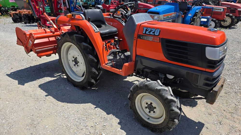 Японски трактор Kubota T220 с фреза, 4x4, 22 кс., АграБГ Джолев