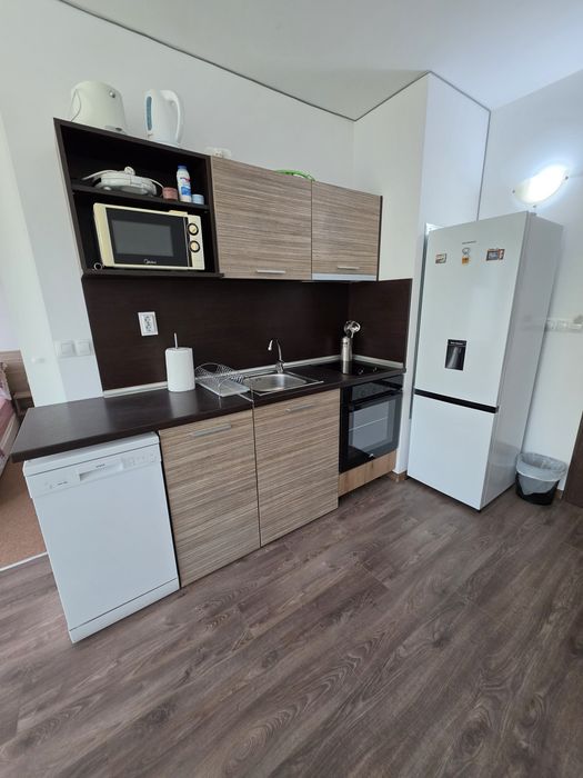 Стилен двустаен апартамент на 100 м от плажа в кв. Сарафово (к.с. Клара)