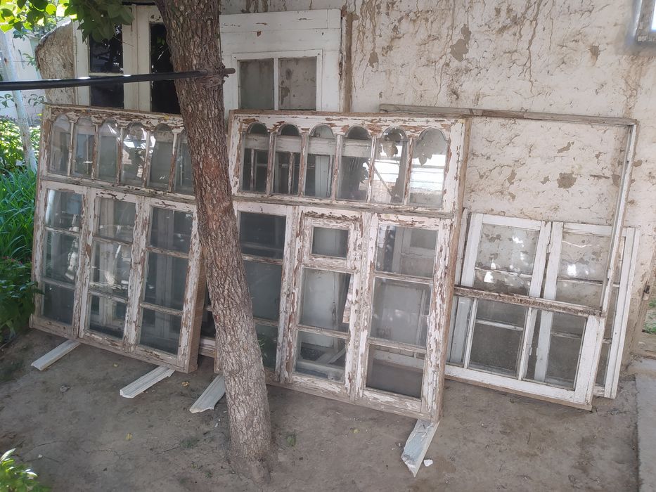 Eshik deraza sotiladi