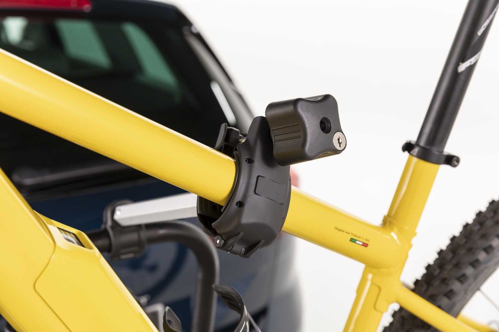 Suport biciclete pe carlig pliabil Menabo Antares Plus, 3 biciclet