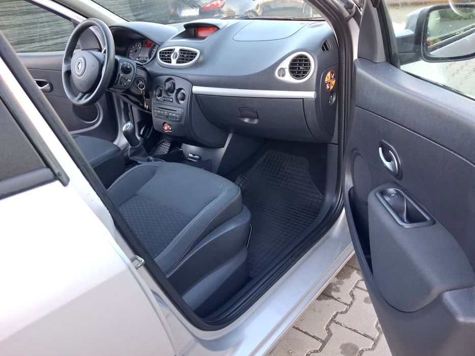 Renault clio 1,2 benzina  2010