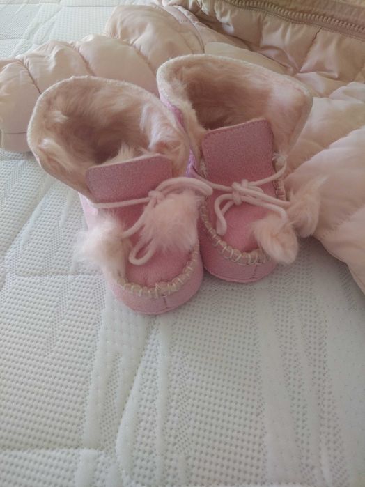 Combinezon de iarna H&M, marime 68, imblanit, in conditii bune