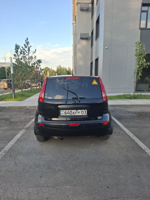 Ниссан ноут е11 газ-бензин