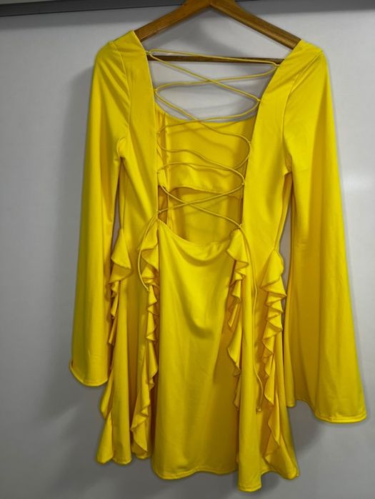 Жълта лятна рокля