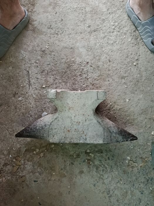 Продаётся наковальня срочно