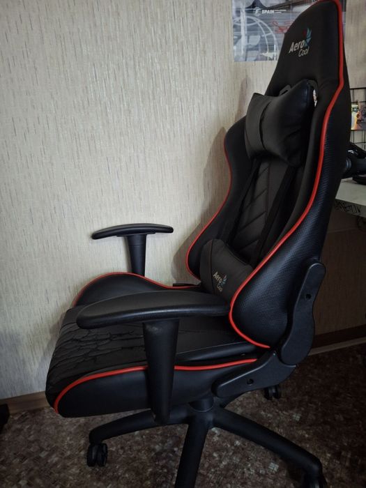 Продам игровое кресло