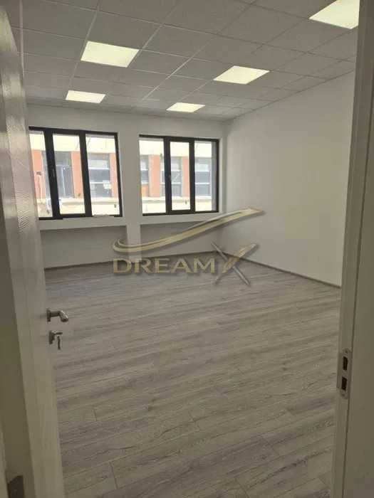 Офис в район Южен под наем! 71603377