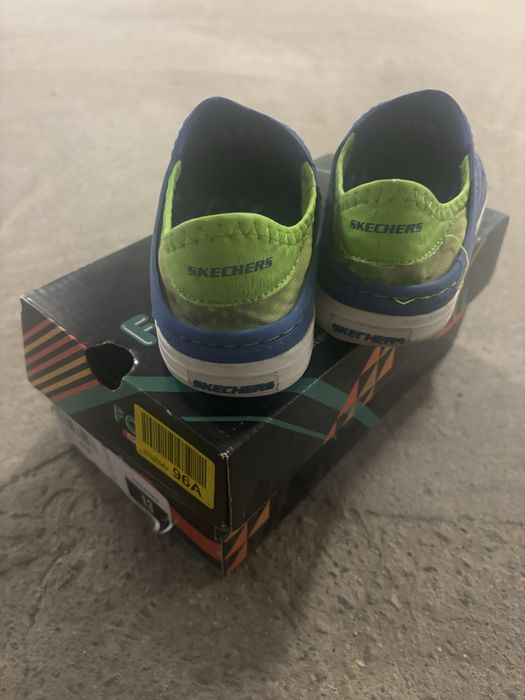 Papuci de cauciuc skechers marime 30