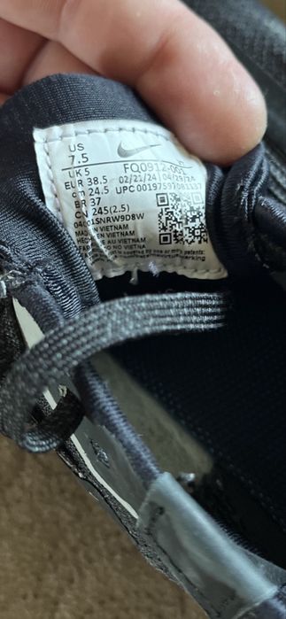 Оригинални маратонки- NIKE