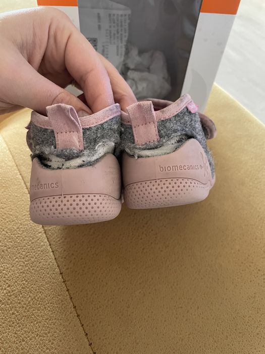 Детски обувки за прохождане biomecanics+ ПОДАРЪК пантофи biomechanics