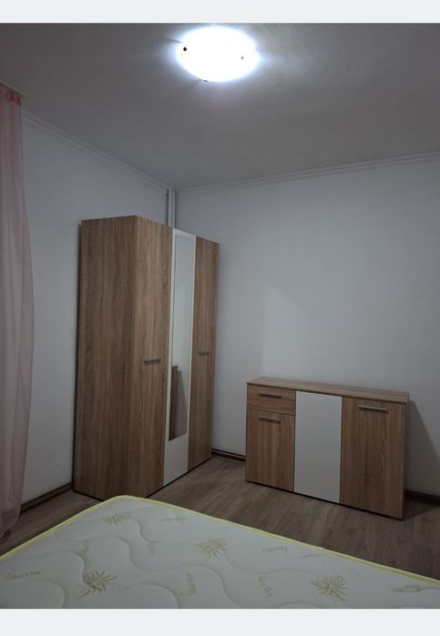 PF închiriez apartament  2 camere în zona  Podu roș