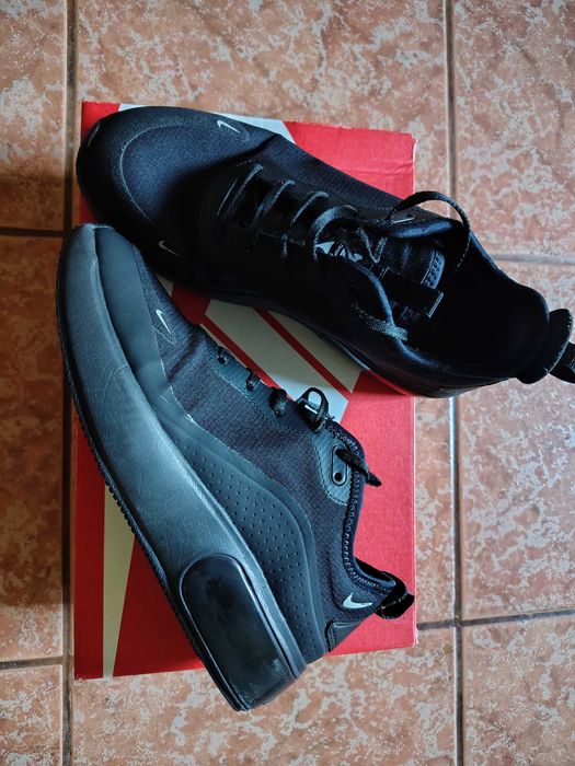 Vând pantofi sport măr. 38