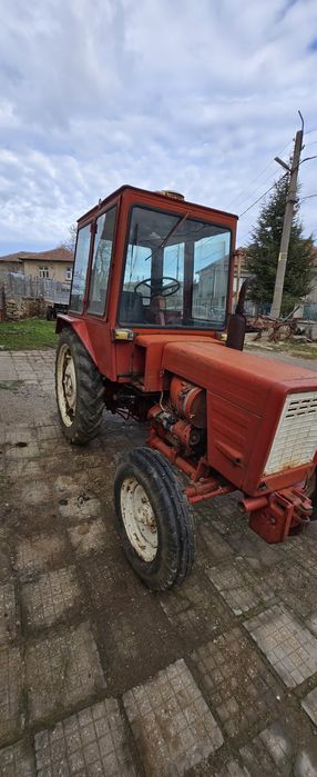 Продавам трактор Владимировец