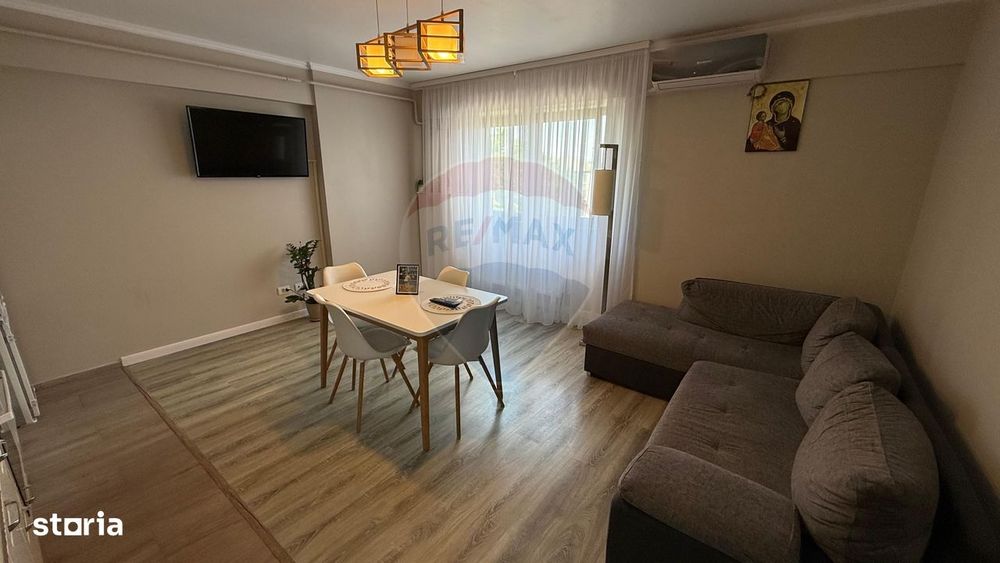 Apartament 3 camere cu boxă și loc de parcare strada Trotuș