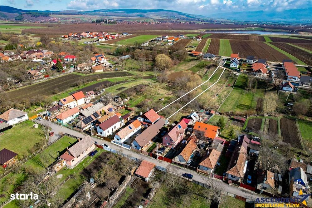 FILM+Tur 3D!Oaza de liniste:doua resedinte pe 1.900mp  teritoriu verde