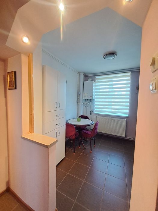 Apartament cu 2 camere de vânzare – zonă ultracentrală, renovat, Drăgășani