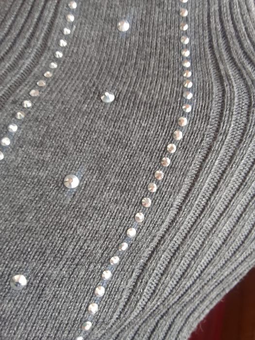 Продам платья на девушку.