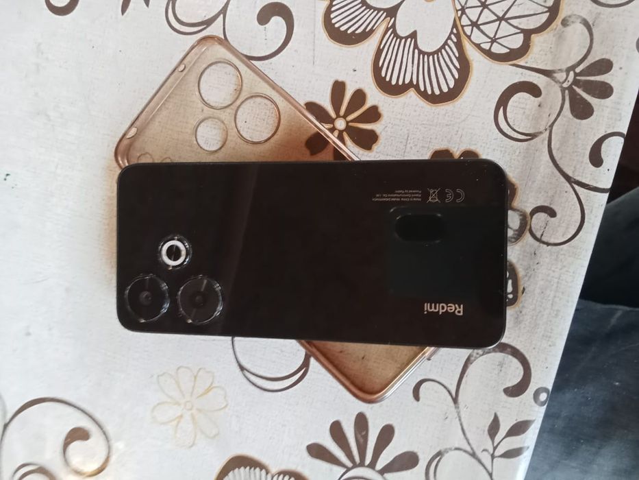 продаю телефон REDMI 13