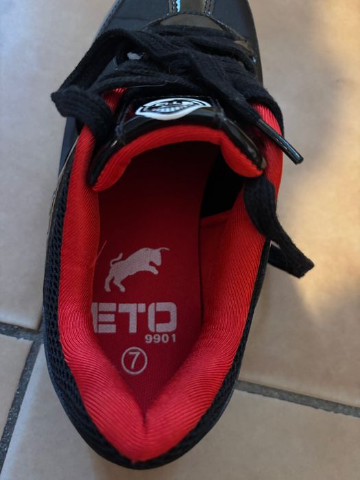 Различни видове обувки