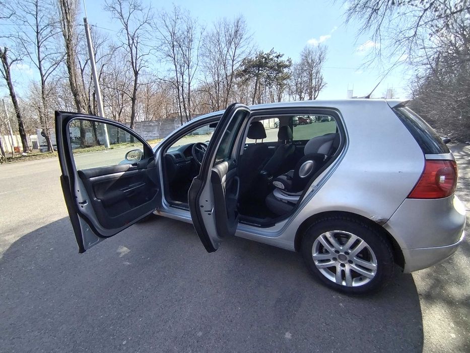 Vând VW Golf 5, automat DSG, 2007 - eventual pentru reconditionare