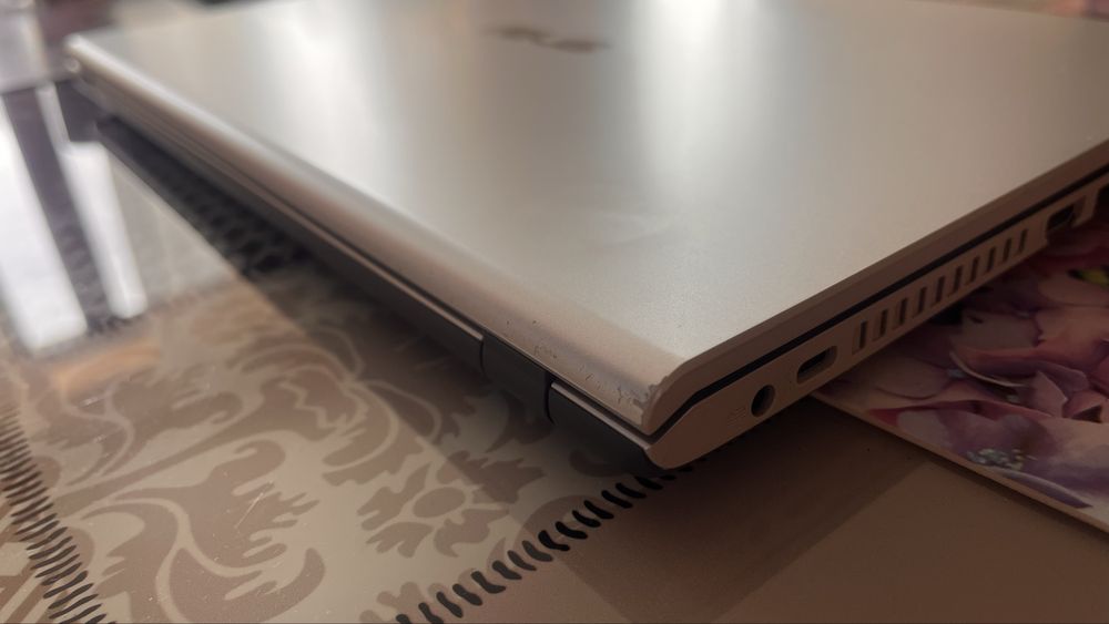 ASUS M509DA / Ryzen 5 / 256GB SSD / 8GB RAM / Vega 8 / Windows 11 Pro