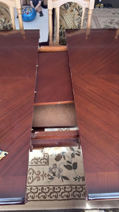 Продам стол и стулья