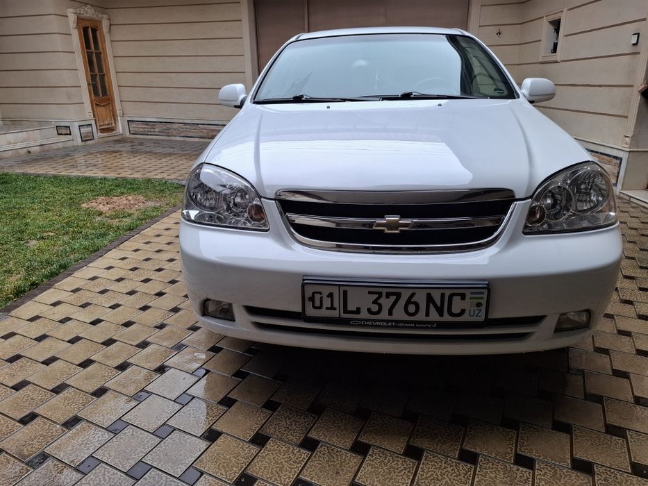 Срочно продаётся автомобиль Lacetti в отличном состоянии