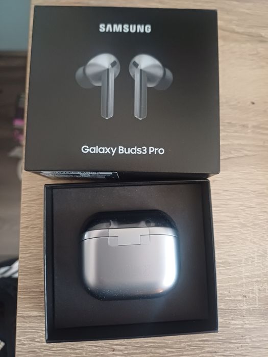 Samsung Galaxy Buds3 Pro (напълно нови)