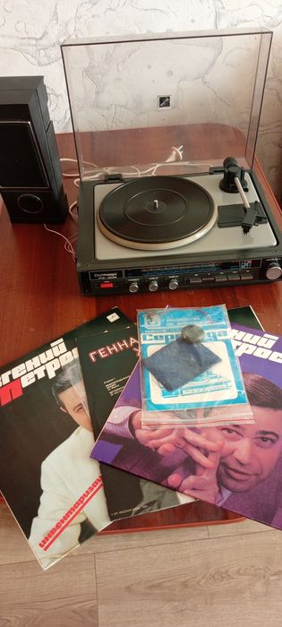 Радиола с пластинками