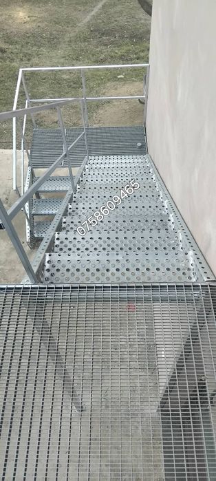Scări metalice zincate