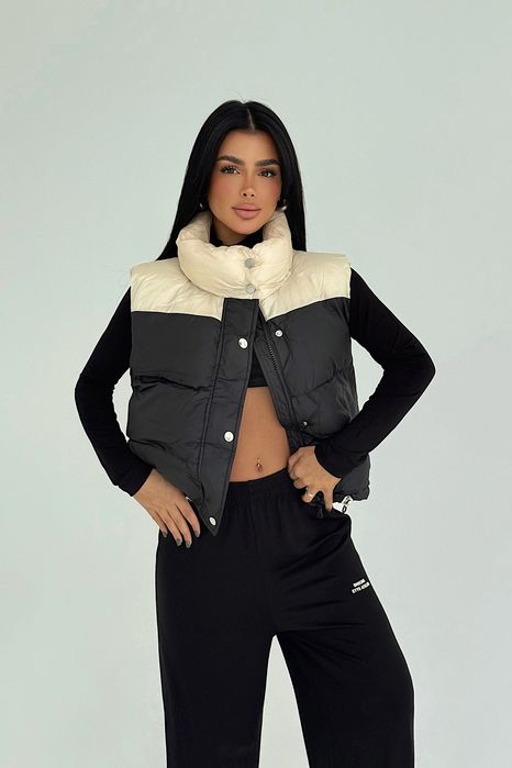 Дамски къс елек с висока яка и контрастен дизайн