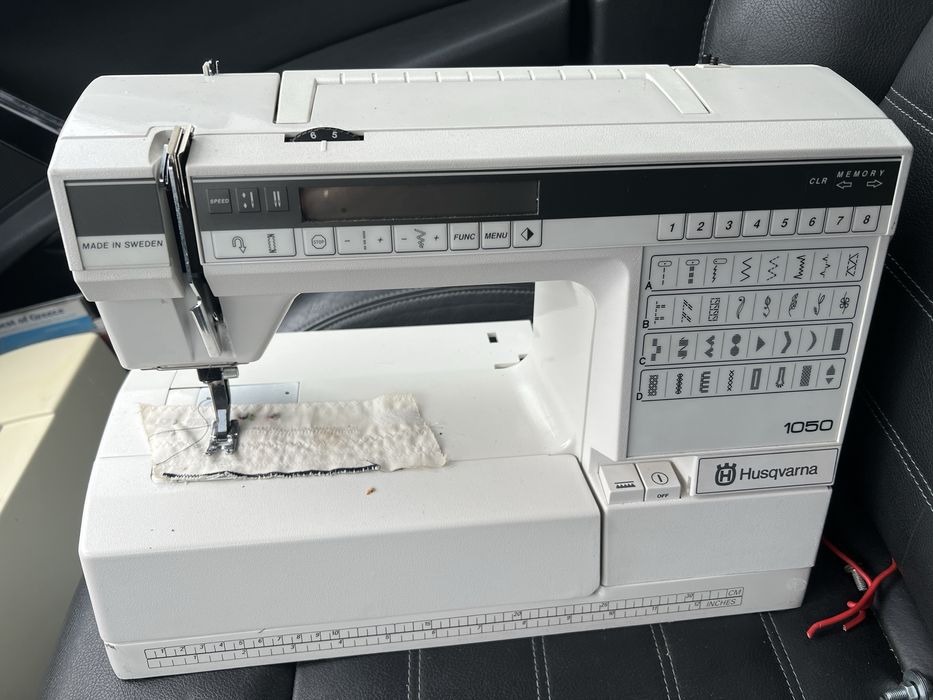 Masina de cusut Husqvarna 1050