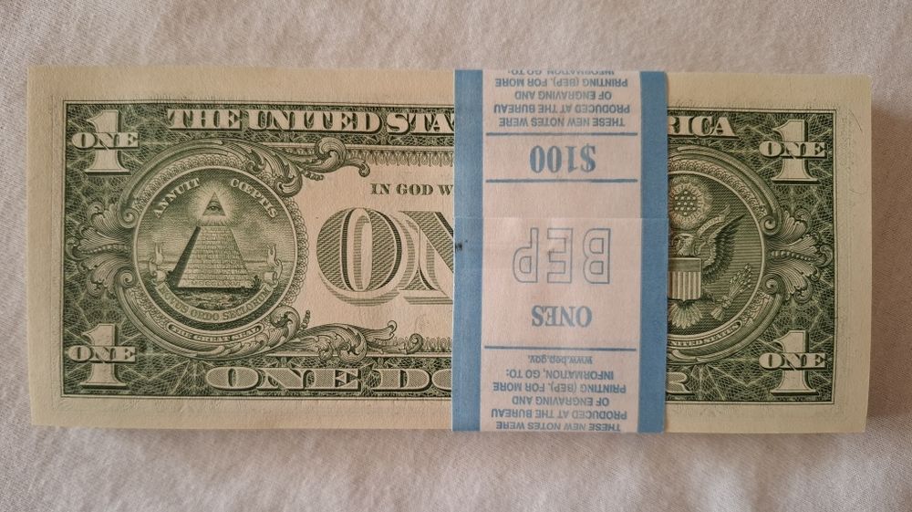 100 bancnote de 1 $ ,,serii consecutive, necirculate