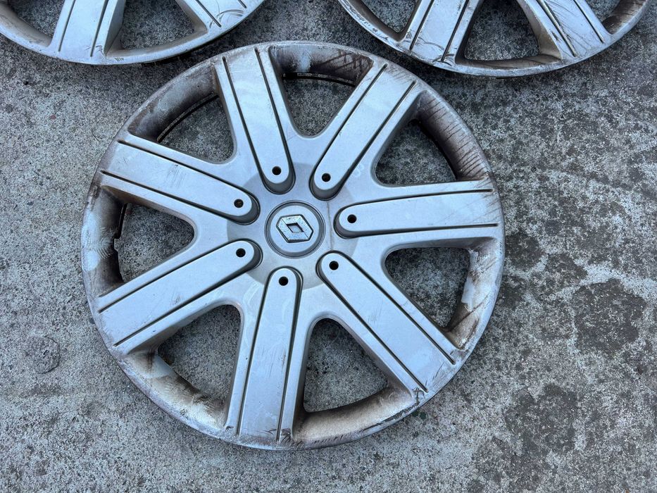 Продавам 3бр. ОРИГИНАЛНИ тасове/тас 16ки за Рено/Renault!