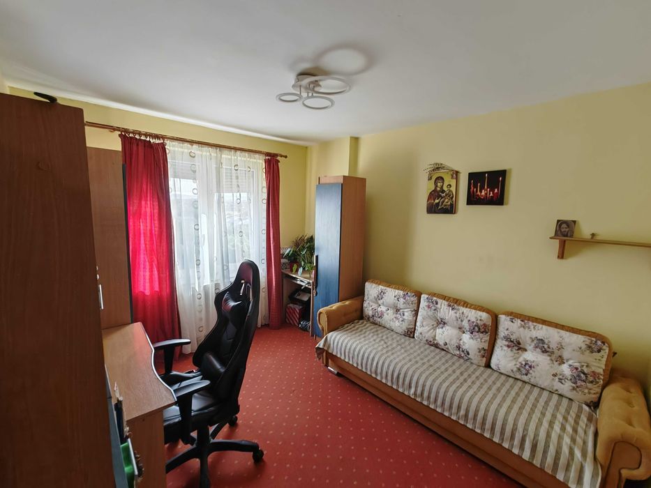 Vand apartament 3 camere