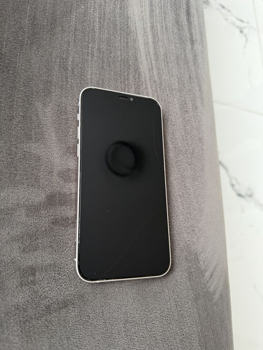 Vand iphone 12 64 gb impecabil