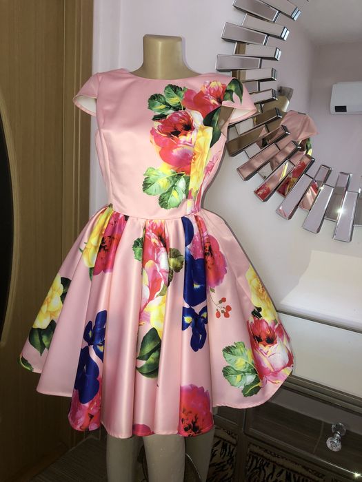 Rochie de ocazie deosebita