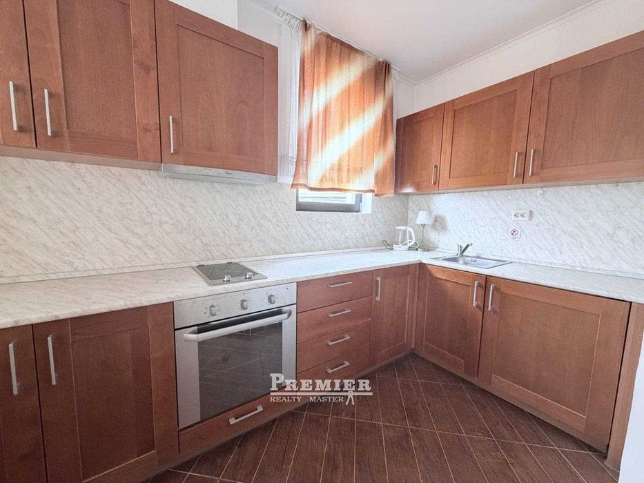 Просторен тристаен апартамент