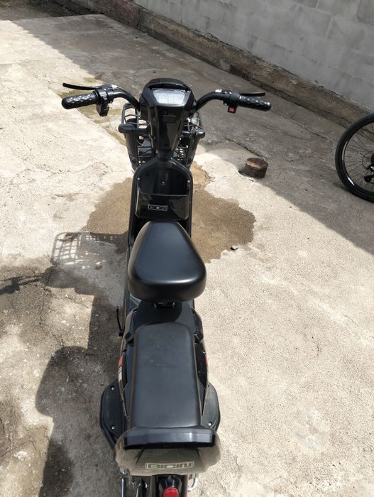 Продам скутер sk8