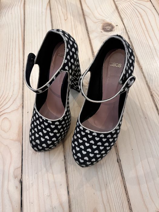 Дамски обувки на ток Assos