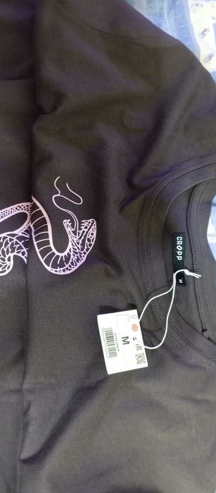 Tricou NOU Cropp , bbc ,maro cu imprimeu sarpe&fluture, M, cu eticheta