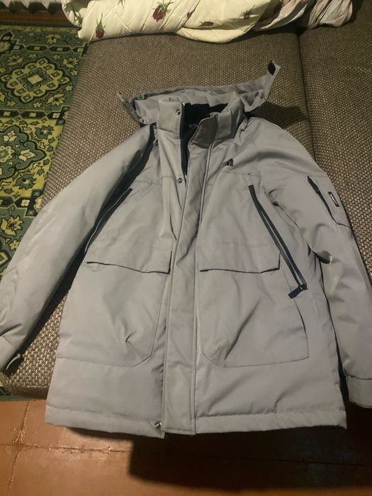 Промам зимнию куртку не дорого теплая